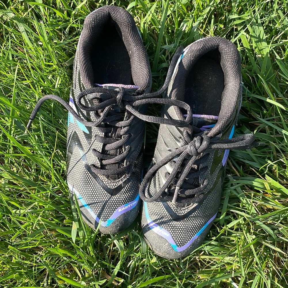 Womens Easton Cleats. Size 5 1/2